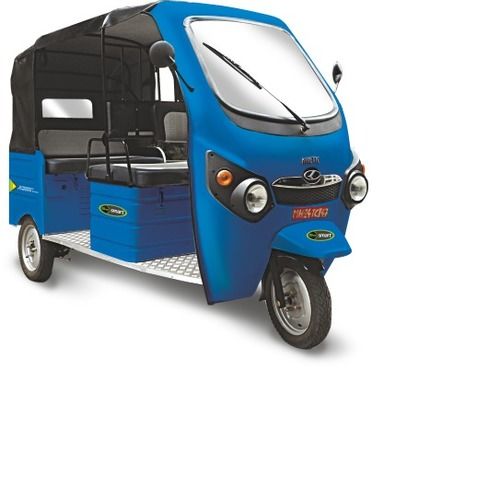 Blue Kinetic Safar Smart E Rickshaw