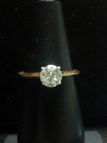 Solitaire Diamond Fit Ladies Gold Ring, Weight 2.3G Very Good