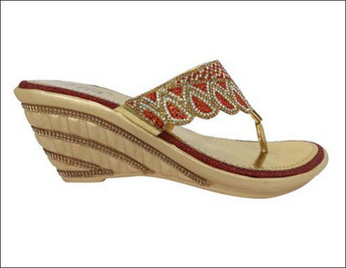 Golden Embellished Work Comfortable Ladies Sandals at Best Price