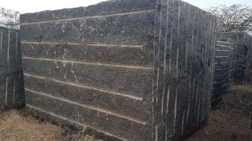 Rough-Rubbing Black Rough Granite Blocks