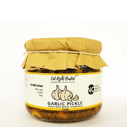 Healthy and Natural Garlic Pickle