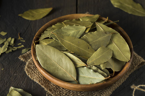 Dried Green Bay Leaf