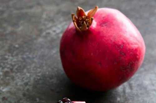 Natural Style Fresh Pomegranate