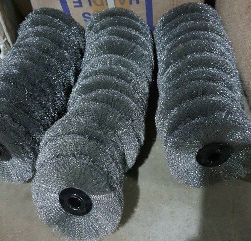 Black 5 Inch Iron Wire Brush With 33 Gauge