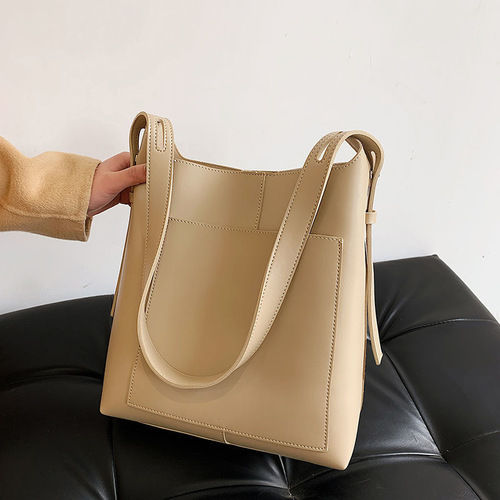 Perfectly Stitched, Stylish Look, Easy to Carry Fashion Shoulder Bags