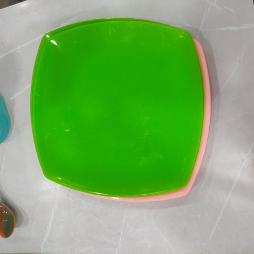 विभिन्न रंग उपलब्ध हैं 7 इंच स्क्वायर प्लास्टिक प्लेट