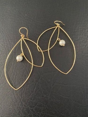 Imitation Pearl Leaf Earrings