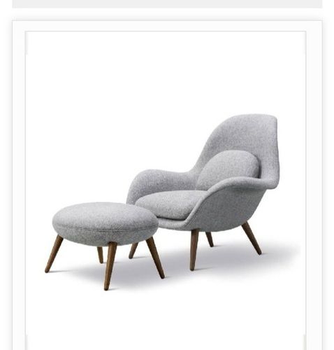 Fancy Plain Lounge Chair