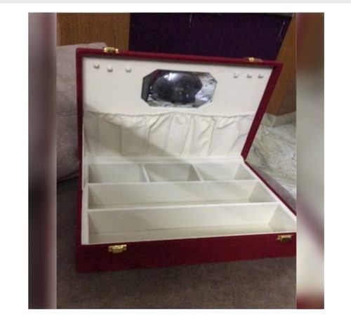 Designer Polished Plain Jewellery Box for Storing Jewellery