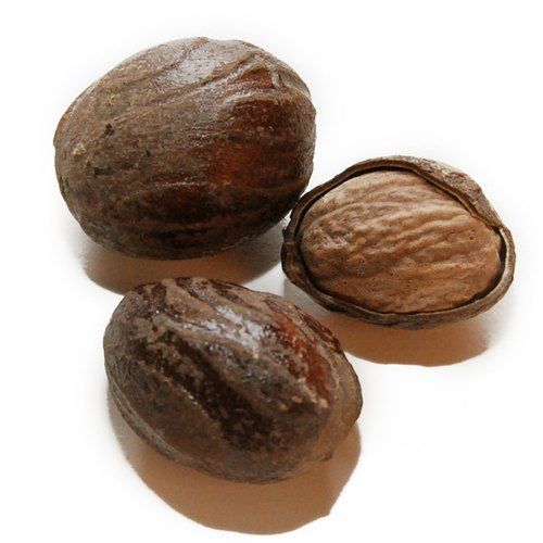 Organic Dried Pooja Nutmeg