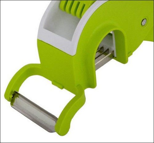 Green Vegetable Plastic Cutter With Peeler