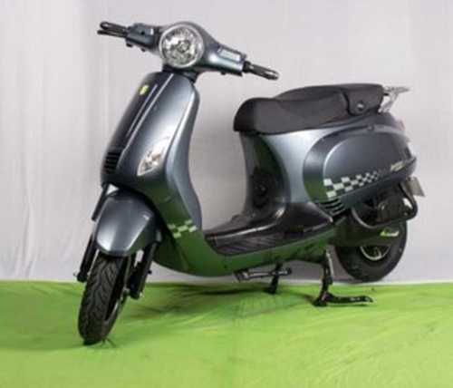 Plastic Fast Chargeable Electric Two Wheeler