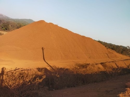 Iron Ore - Grade 52 Solid Granules, 100% Purity, Brown Color for Iron/Steel Making Industry