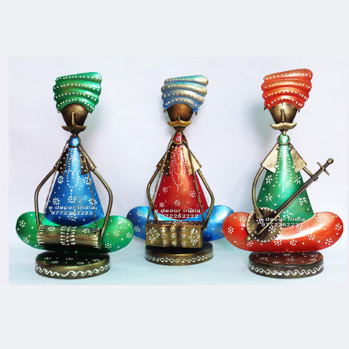 Various Colors Are Available Musician Metal Figurine For Decoration Purpose