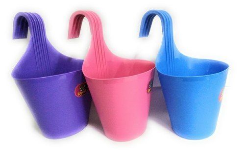 Various Colors Are Available Plain Design Plastic Hanging Planter