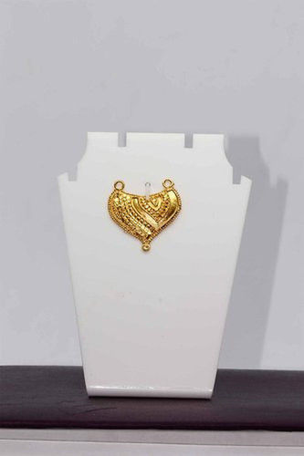 Hr-17 Golden Heart Pattern Pendant Gender: Women