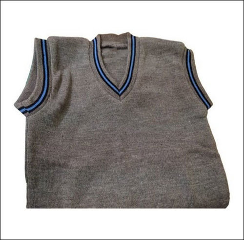 वूल मेन्स ग्रे स्लीवलेस वूलन स्वेटर