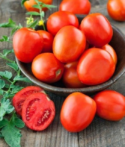 Red Tomato Used For The Preparation Of Various Delicious Dishes, 100% Fresh And Natural, Natural Color, Top Quality