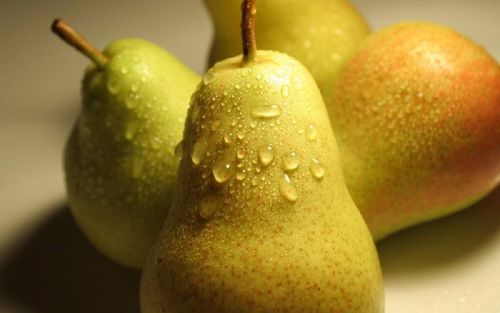 Maturity 95% Magnesium 1% Potassium 3% Natural Taste Healthy Organic Fresh Pears