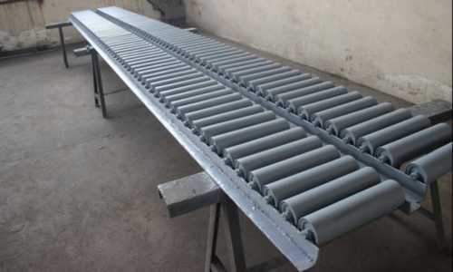 Mild Steel Roller Belt Conveyor In Grey Color For Food Industry, 220 V