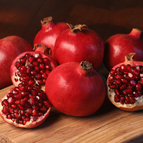 Round & Oval Protein 1.7G Fat 1.2G Delicious Juicy Natural Rich Taste Healthy Red Fresh Pomegranate