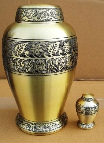 Metal Urns, Finest Quality, Eco Friendly, Hard Texture, High Strength, Round Shape, Light Weight, Golden Color