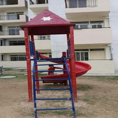Frp / Pp Spiral Type Red Color Hut Design Park Installable Kids Playground Slide