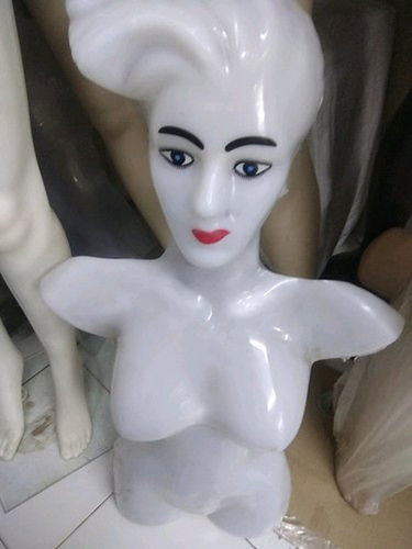 2.5 Feet Plastic Half Body Female Mannequin