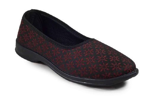 Maroon And Black Canvas Belly Shoes For Ladies, Optimum Quality, Comfort Look, Comfortable Experience, Good Texture, Skin Friendly, Easy To Walk, Casual Wear