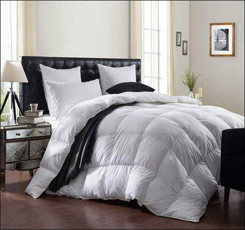 Comfortable White Hotel Quilt
