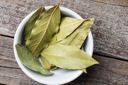 Potassium 529Mg Nice Aroma Rich Natural Taste Healthy Dried Green Bay Leaves Grade: Food Grade