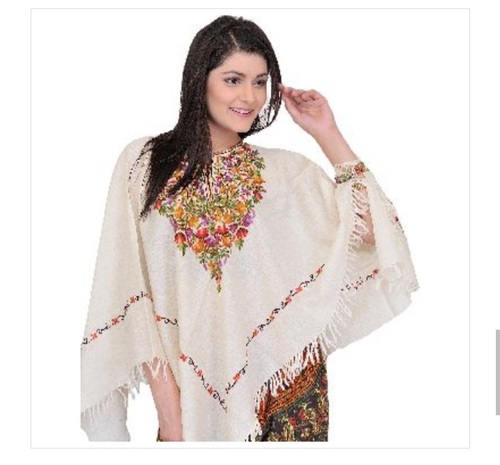 नो फेड फाइन फिनिश्ड और आकर्षक प्रिंटेड पैटर्न पोंचो स्कार्फ