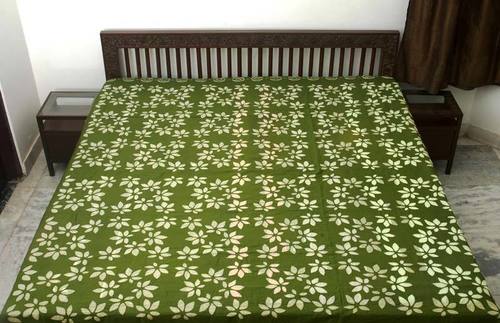 Floral Print Cotton Applique Bed Cover, Hand-Crafted, Consumer Winning Quality, Unique Design, Bright Look, Perfect Finish, Soft Texture, Anti Wrinkle