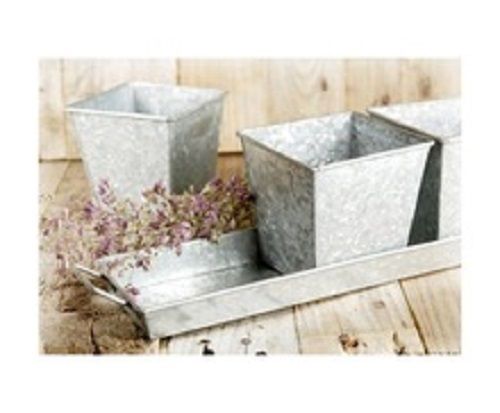 Wide Space Square Planter Box