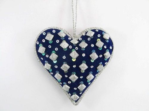 Various Colors Are Available Fine Finish Christmas Hearts For Decor