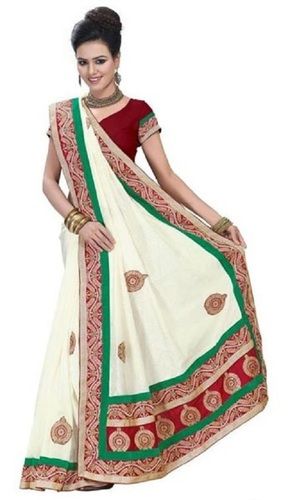 Winter White Silk Printed Saree With Smart Look