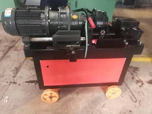 Red And Black Bst Chaser Threading Machine Bst Tmt Bar Threading Machine