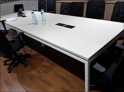 Long Lasting Shine Wooden Conference Table