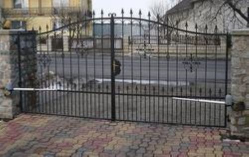 Black Perfect Finish Automatic Swing Gate