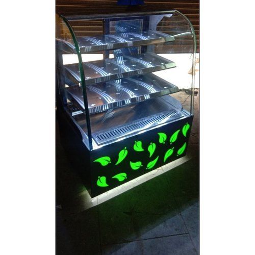 Transparent 4 Shelve Glass And Metal Made Bakery & Sweet Shop Use Display Counter