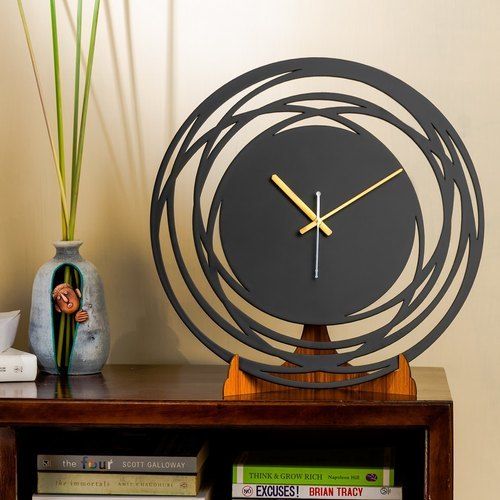 Interiobb Round Compass Clock