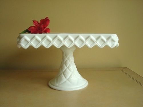 Various Option Are Available White Color Decorative Cake Stands