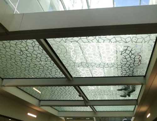 Indian Attractive Pattern Decorative Glass