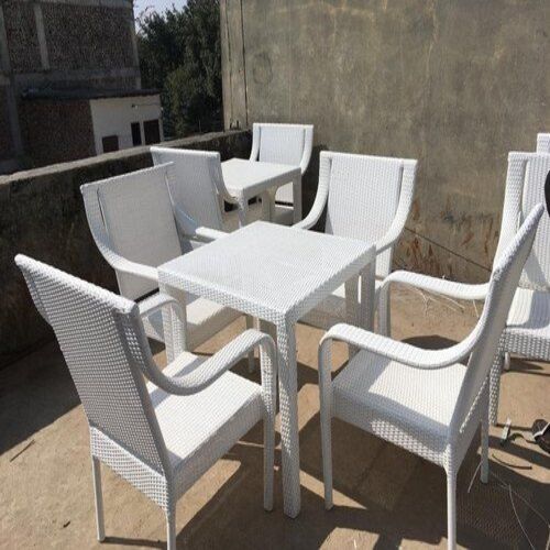 Square Shaped Aluminium Made 4 Seater Wicker Square Dining Table