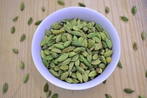 Rich In Taste Good For Health Sun Dried Organic Green Cardamom Pods Grade: Food Grade