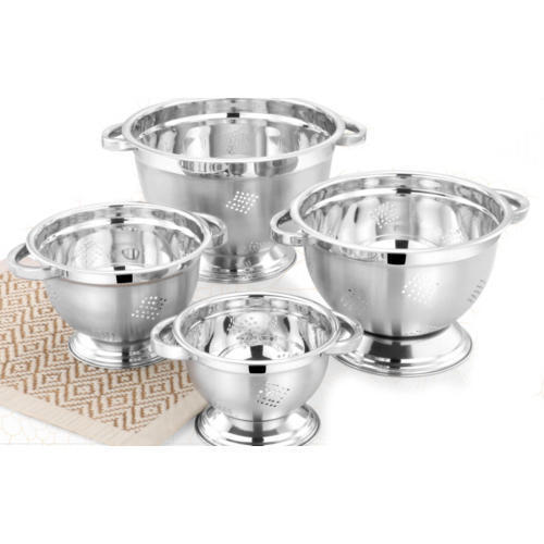 Silver Mirror Finish Stainless Steel Colander Set With 4 Piece Of Sets For Restaurant Use