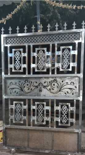 Modern Design Manual Control Iron Main Gate Size: Custom