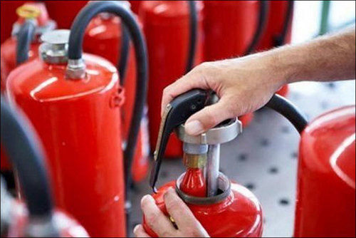4 Kg ABC Type Fire Extinguishers, Discharge Range 2 Miter