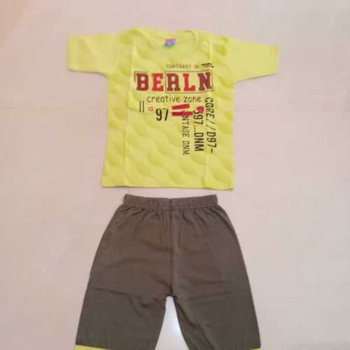 Boys Round Neck Printed Hall Sleeves T Shirt With Half Sleeve Trouser Set Age Group: 5 -6 Years