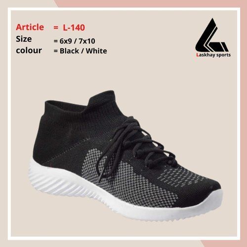 Lace Closure Knitted Fabric Men Black And White Sports Shoes With Eva Sole